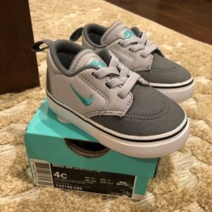 Nike SB Clutch (Toddler boys, size 4c)